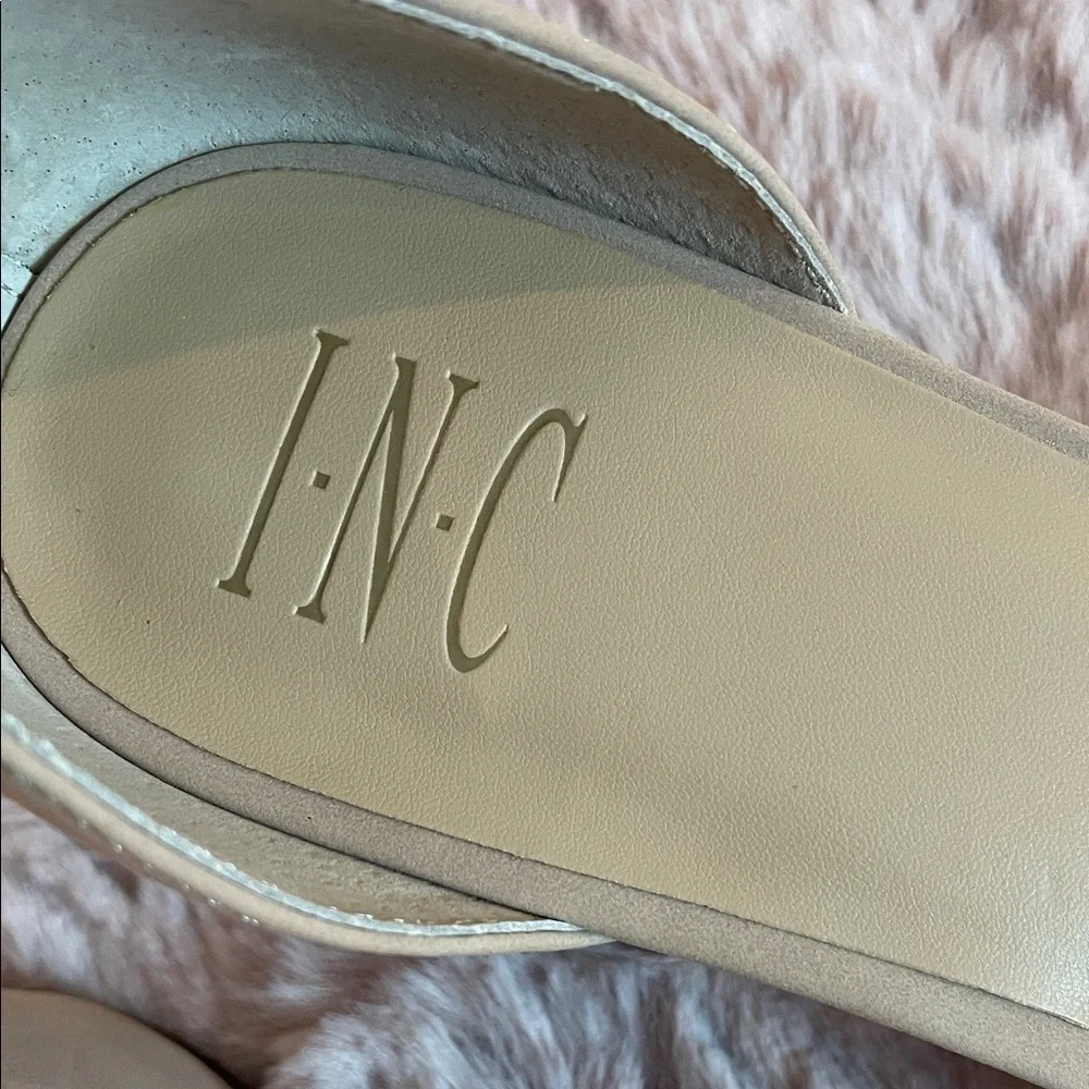 INC International Concepts Women's Hadwin Pink Bloom Scalloped Heels, size 12 NE